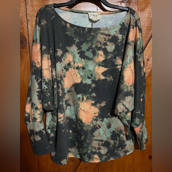Fantastic Fawn Color Splash Off Shoulder Dolman Sleeve top Sz M - Picture 5 of 10